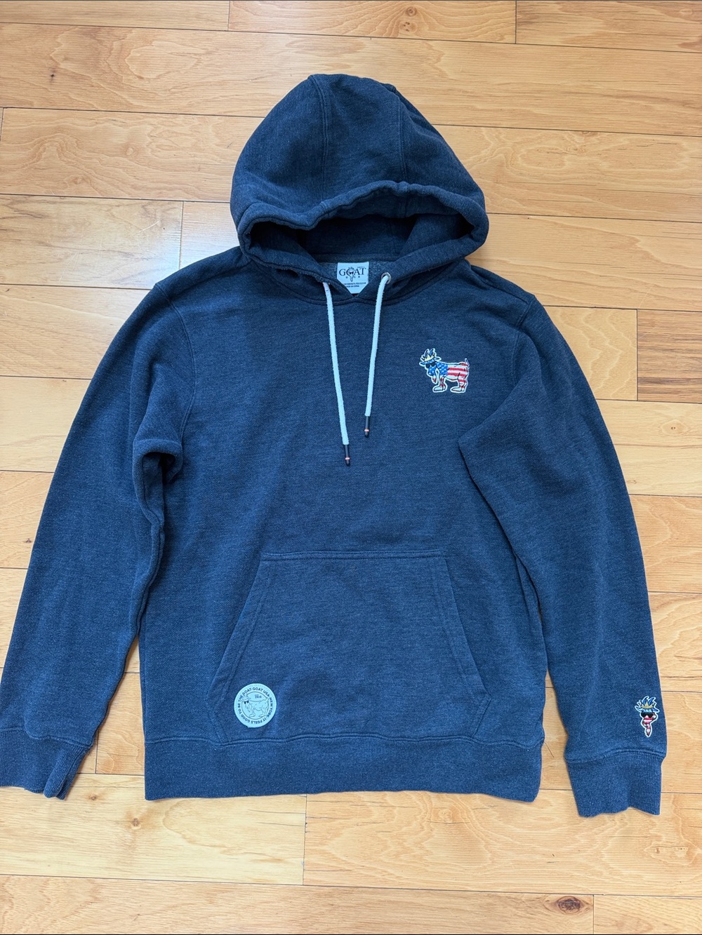 GOAT USA Navy Blue Pullover Hoodie size small
